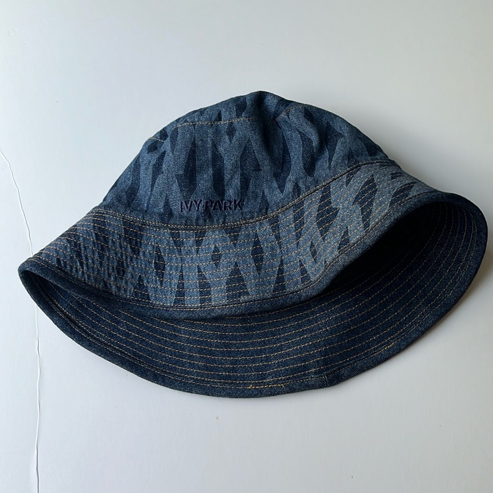 🐝 IVY PARK/ BEYONCÉ RODEO 2021 DROP BUCKET HAT (gently used)
